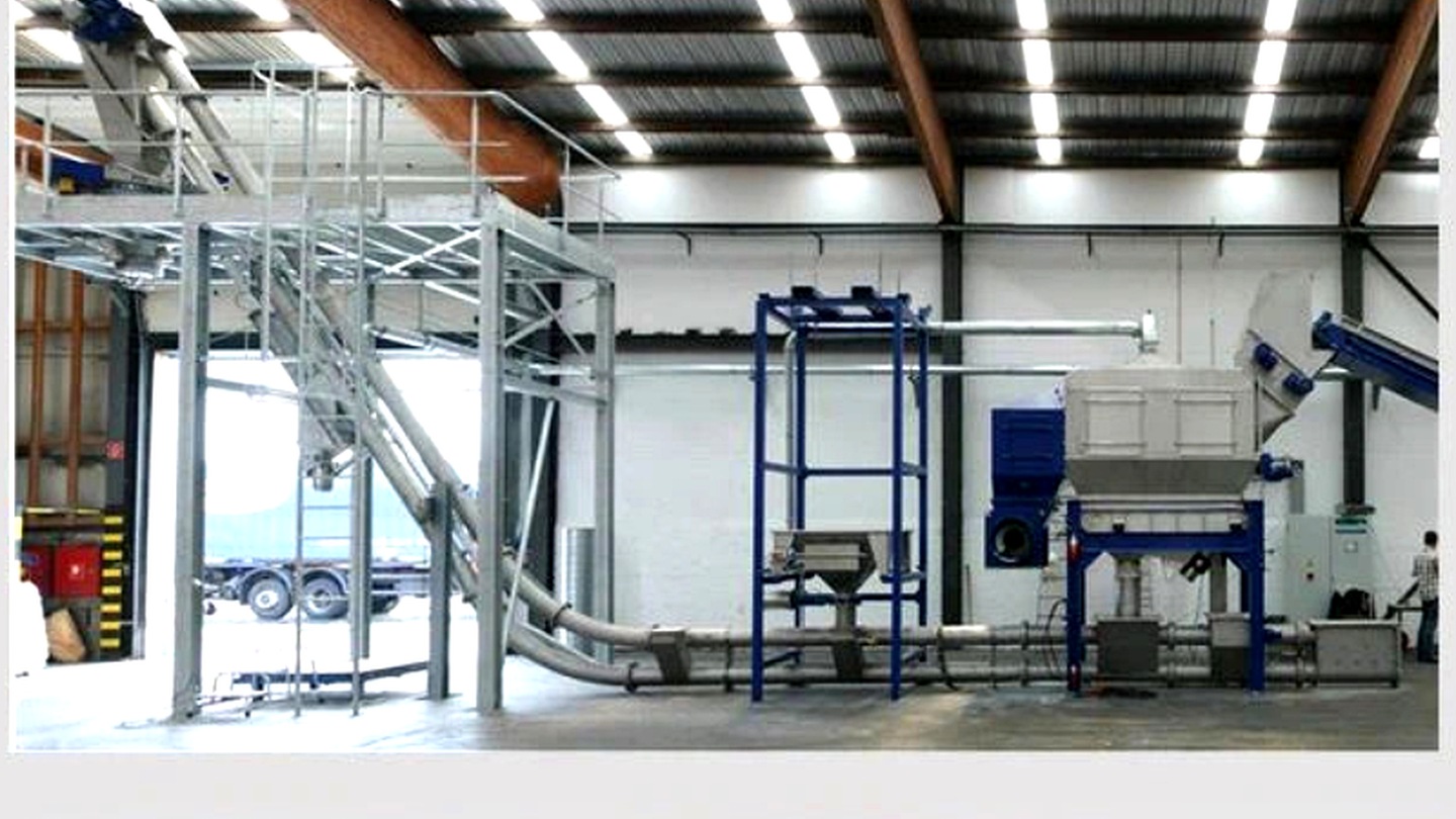 Designing a Dust-Free Facility: The Role of Enclosed Chain Conveyors